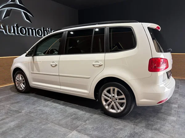 Volkswagen Touran (2015) — foto 13 van 22