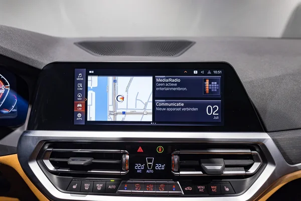 BMW 4 Reeks (2023) — foto 4 van 36