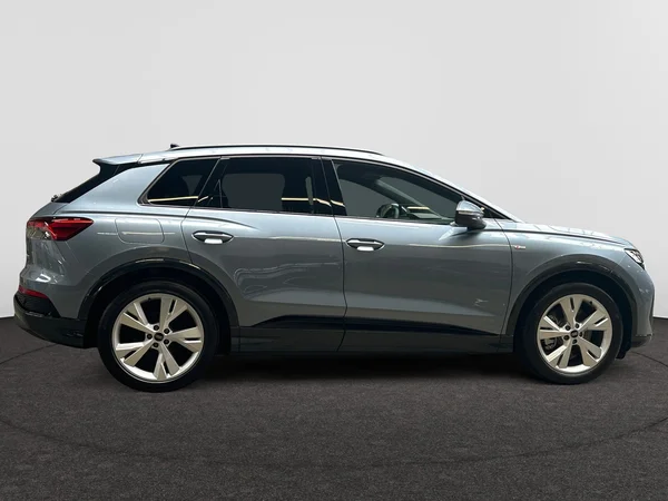 AUDI Q4 e-tron (2025) — foto 12 van 16