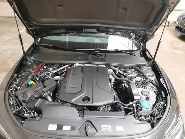 AUDI A5 Avant e-hybrid (PHEV) (2025) — foto 16 van 17