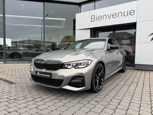 Bmw 318 (2022) — foto 1 van 27