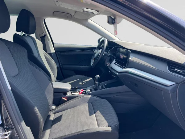 SKODA Octavia Combi (2020) — foto 2 van 19