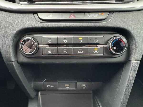 KIA XCeed (2023) — foto 18 van 26