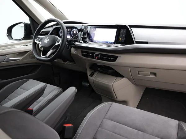 VOLKSWAGEN T7 California (2025) — foto 17 van 23