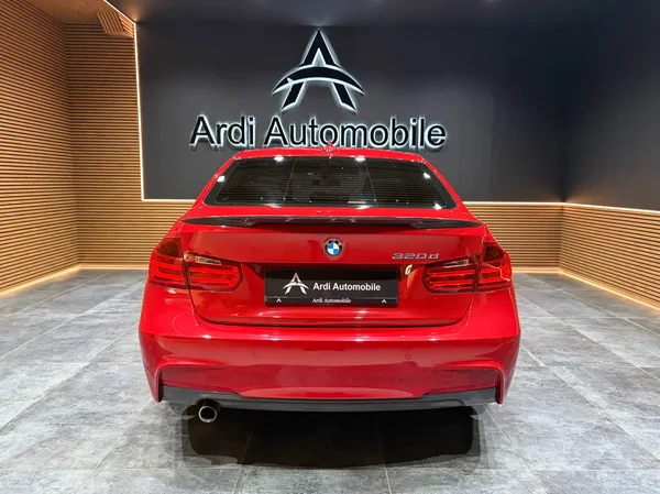 Bmw 320 (2015) — foto 19 van 23