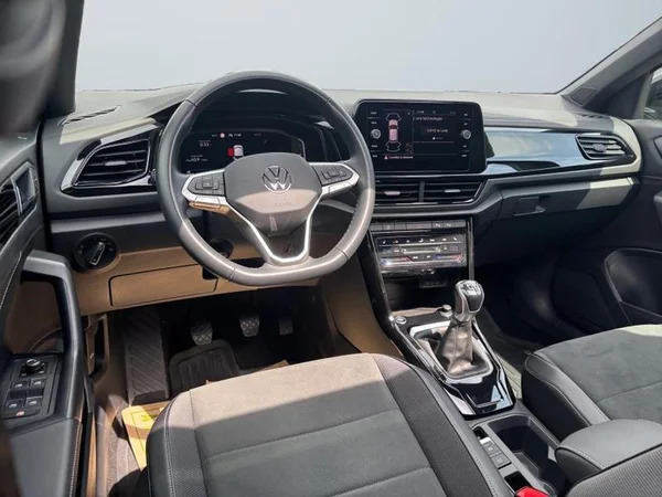 VOLKSWAGEN T-Roc (2023) — foto 12 van 27