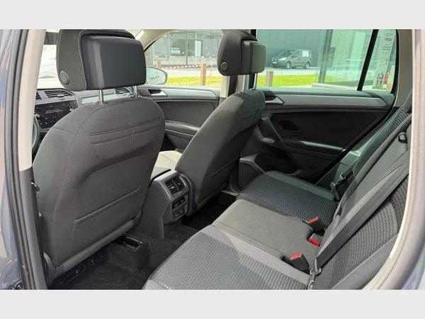 Volkswagen Tiguan (2021) — foto 10 van 27