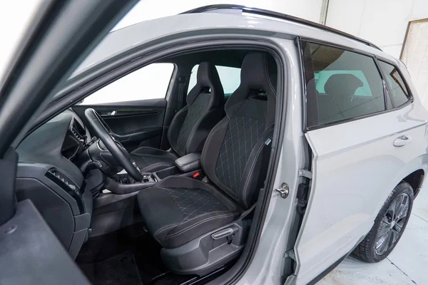 Skoda Karoq (2022) — foto 4 van 49