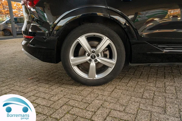 Audi e-tron (2022) — foto 7 van 33