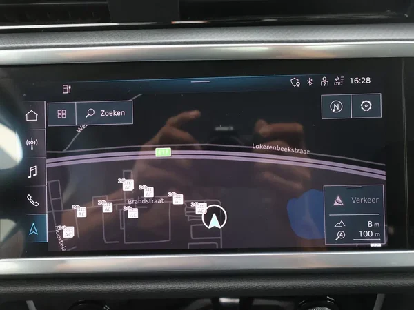 Audi Q3 (2022) — foto 4 van 23