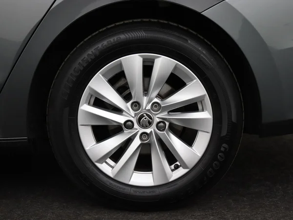 SKODA Octavia Combi (2024) — foto 16 van 20
