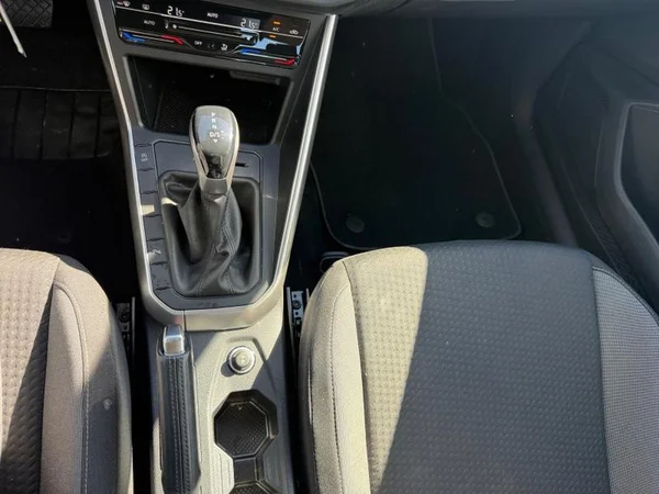 VOLKSWAGEN Polo (2023) — foto 18 van 32
