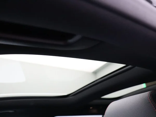 Mercedes-Benz EQB (2026) — foto 5 van 34