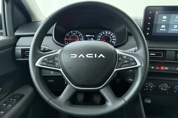 Dacia Sandero Stepway (2024) — foto 2 van 17
