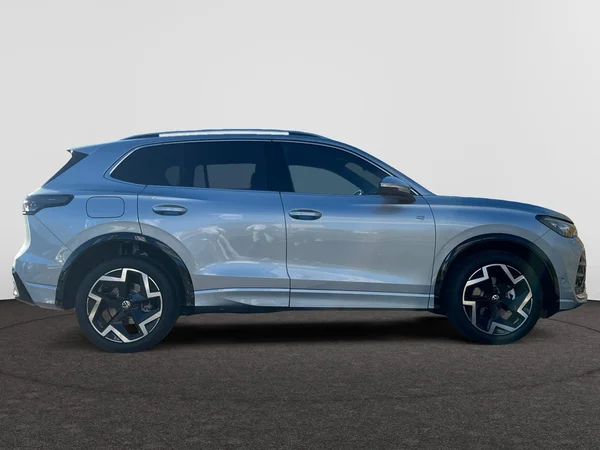 VOLKSWAGEN Tiguan (2025) — foto 13 van 19