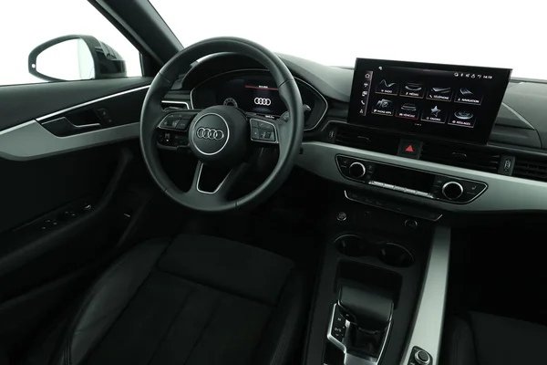 Audi A4 (2024) — foto 4 van 16