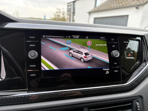 VOLKSWAGEN Polo (2022) — foto 9 van 21