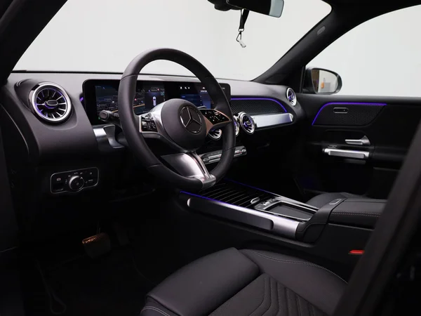 Mercedes-Benz GLB (2025) — foto 32 van 50