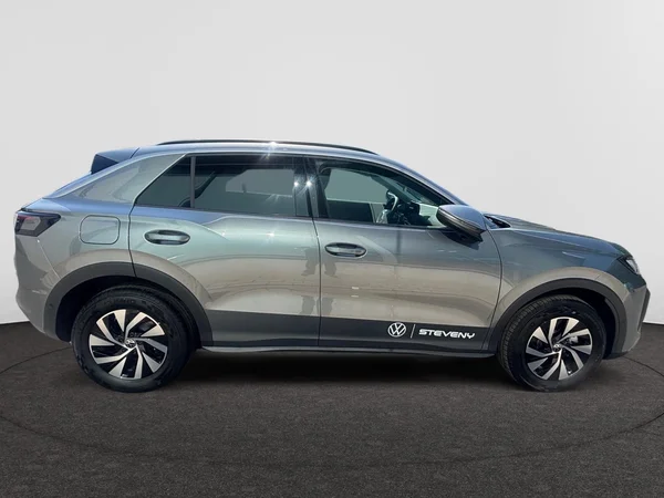 VOLKSWAGEN T-Roc (2026) — foto 10 van 16