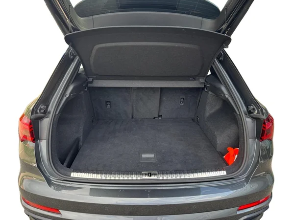 AUDI Q3 (2019) — foto 3 van 19