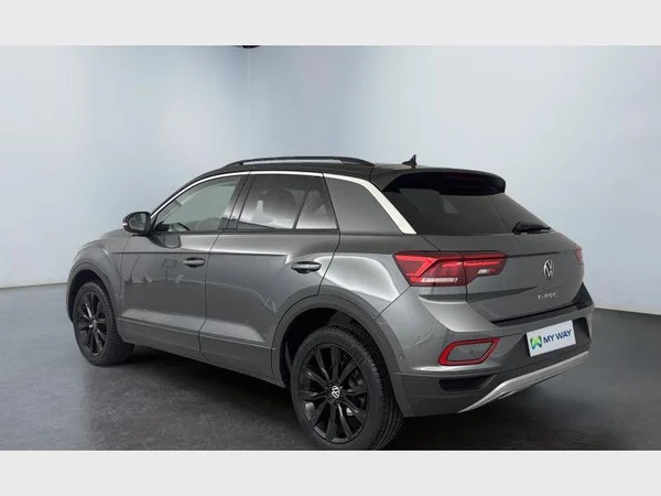 Volkswagen T-Roc (2023) — foto 21 van 24