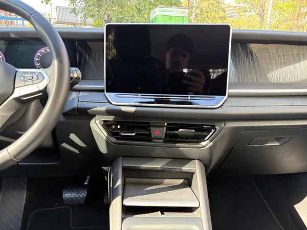 VOLKSWAGEN Tayron (2025) — foto 3 van 24