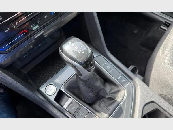 Volkswagen Tiguan (2021) — foto 14 van 27