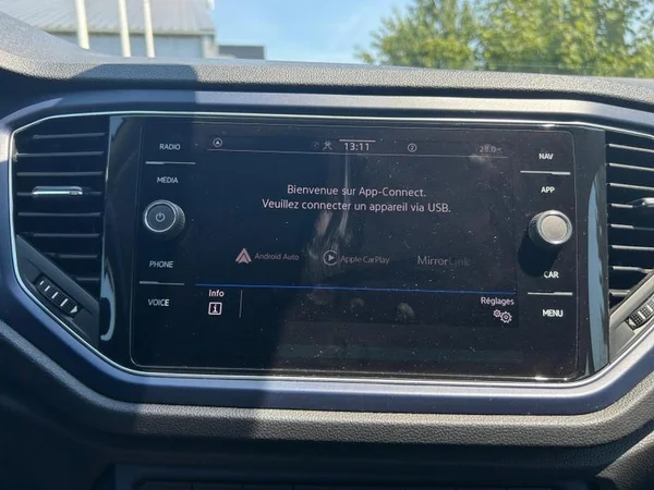 VOLKSWAGEN T-Roc (2021) — foto 9 van 31