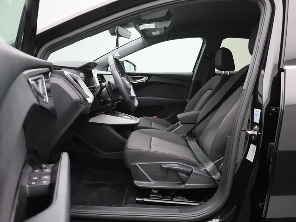 Audi Q4 Sportback e-tron (2023) — foto 6 van 44