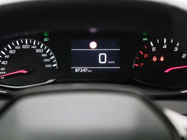 Peugeot 2008 (2023) — foto 39 van 40