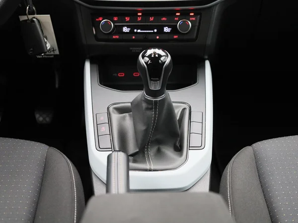 SEAT Arona (2023) — foto 2 van 41