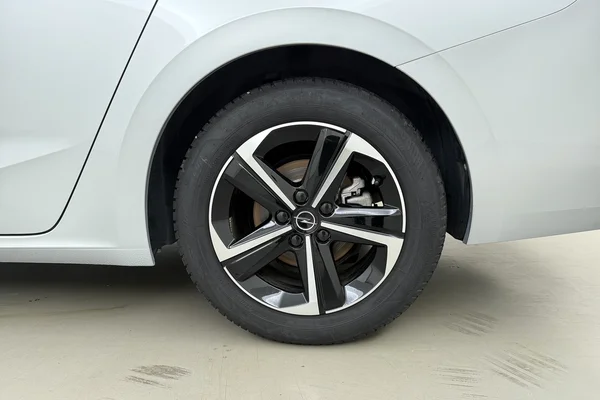 Opel Astra Sports Tourer (2025) — foto 17 van 20