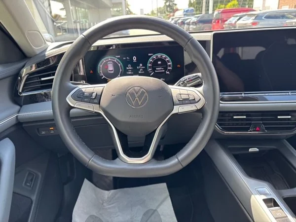 VOLKSWAGEN Passat SW (2025) — foto 23 van 25