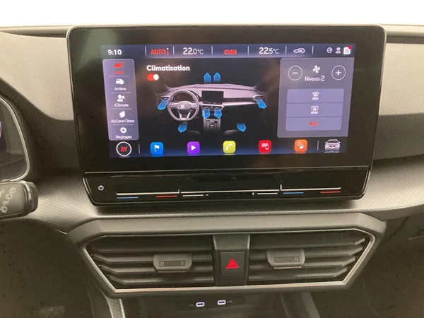 SEAT Leon ST (2024) — foto 14 van 36