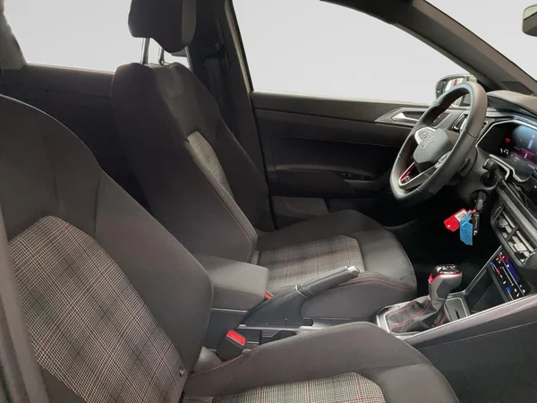 VOLKSWAGEN Polo GTI (2024) — foto 8 van 22