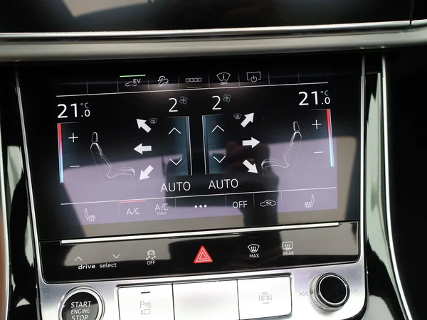 AUDI Q7 PHEV (2021) — foto 16 van 28