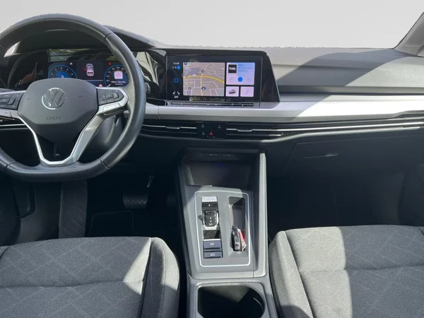 VOLKSWAGEN Golf VIII (2024) — foto 2 van 24