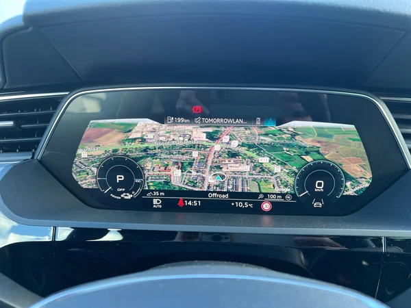 AUDI Q8 e-tron Sportback (2025) — foto 5 van 24