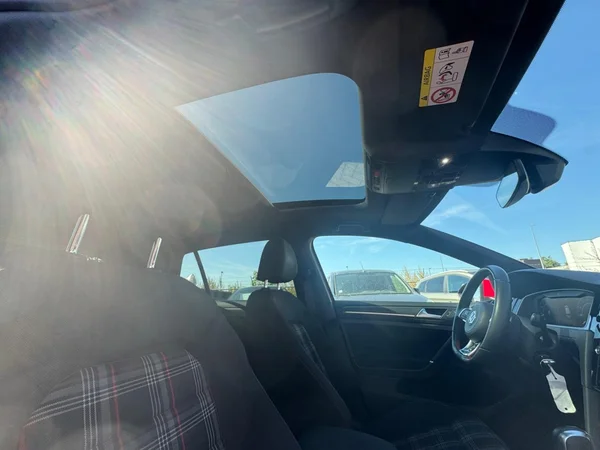 VOLKSWAGEN Golf VII GTI (2019) — foto 13 van 23