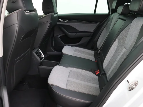 SKODA Octavia Combi (2024) — foto 4 van 19
