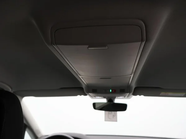 VOLKSWAGEN Touran (2022) — foto 19 van 29