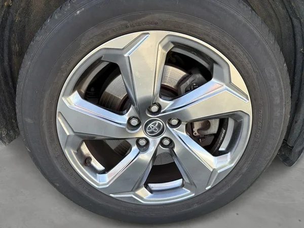 Toyota RAV4 (2019) — foto 15 van 18