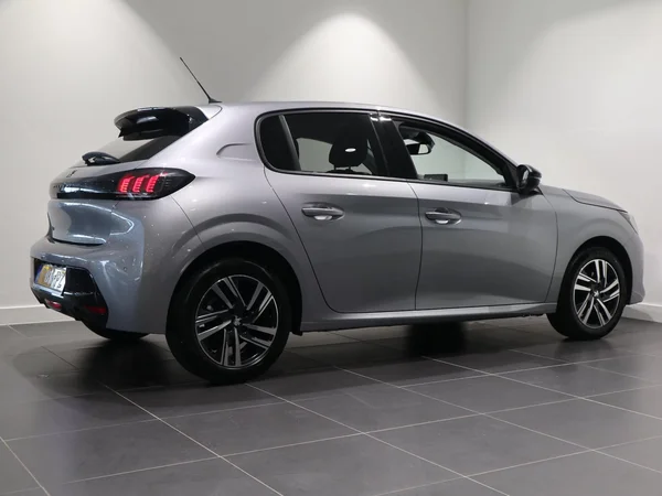 Peugeot 208 (2023) — foto 6 van 13