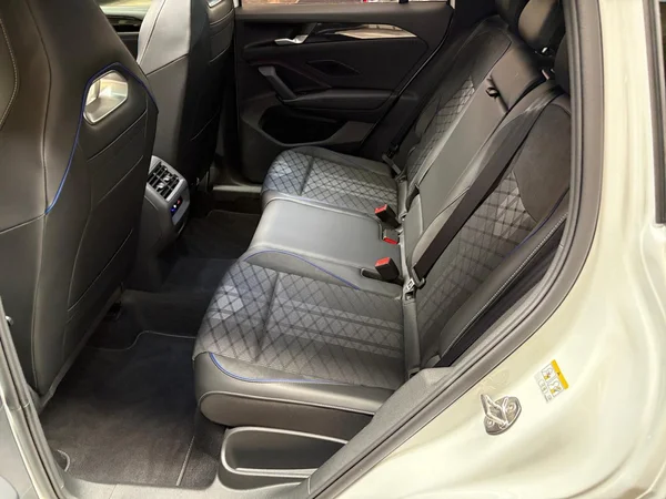 VOLKSWAGEN Tiguan (2026) — foto 6 van 15