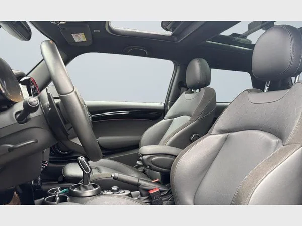 MINI Mini (2023) — foto 2 van 29