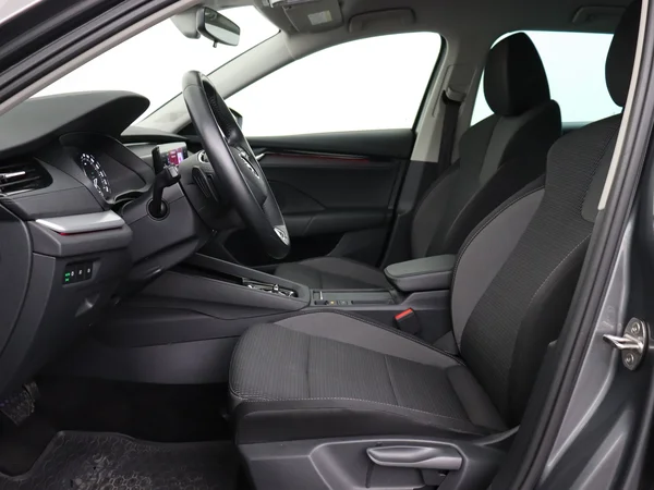 SKODA Octavia (2022) — foto 2 van 25