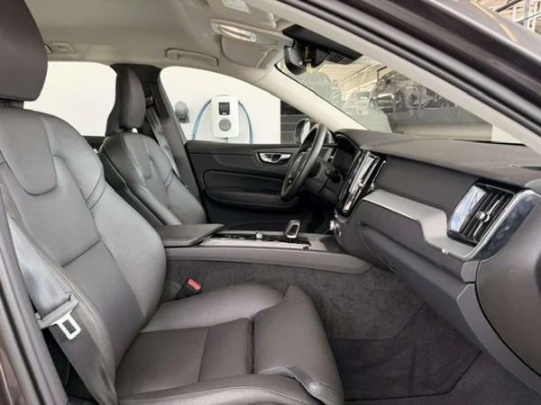 Volvo XC60 (2025) — foto 22 van 22