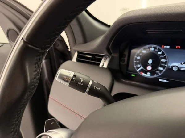 Land Rover Discovery Sport (2020) — foto 11 van 21
