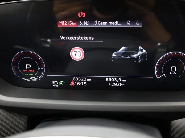 AUDI RS e-tron GT (2021) — foto 24 van 31