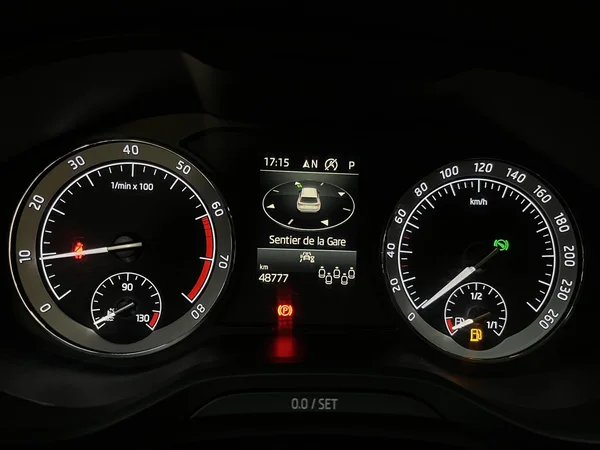 SKODA Kodiaq (2022) — foto 3 van 16